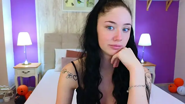 Snapshot of Ivanna__Rose chatting on November 20, 5:18 am Ivanna Rose online show from November 20, 5:18 am