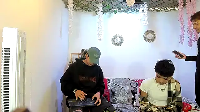 Bastian boyshot77 online show from February 15, 1:52 pm