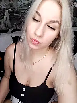 HoneyNelly online show from March 12, 10:27 pm