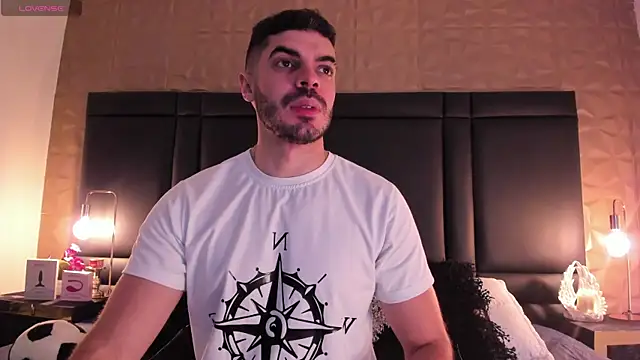 AxelThompson  online show from November 6, 11:44 am