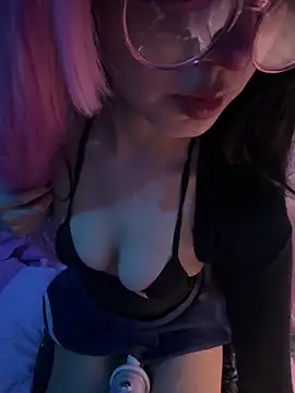 Snapshot of YourDevilGirl_ chatting on May 30, 9:17 am YourDevilGirl online show from May 30, 9:17 am