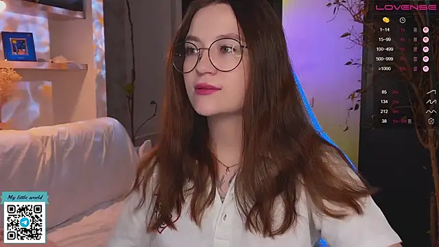 mia here online show from November 25, 2:33 am