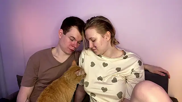 julielourens online show from February 13, 7:37 am