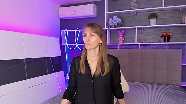 Snapshot of ChristyBrook chatting on November 28, 7:38 pm ChristyBrook online show from November 28, 7:38 pm