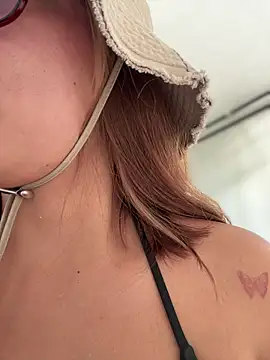 sara calderon online show from January 8, 1:35 pm