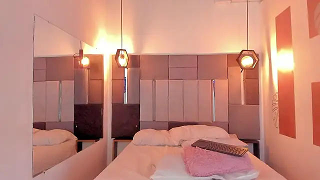 Snapshot of FreyrStone chatting on February 3, 6:40 am FreyrStone online show from February 3, 6:40 am