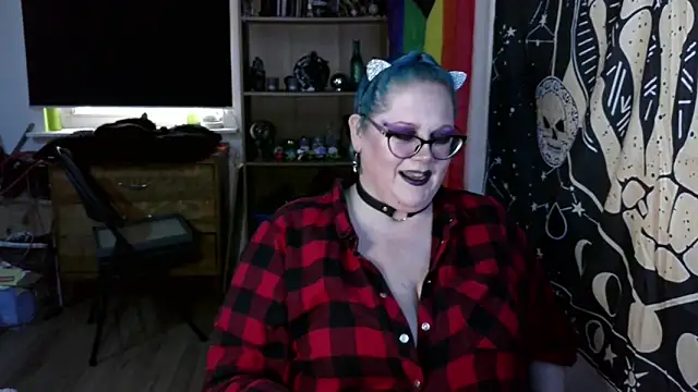 Snapshot of Kinky_Witch chatting on October 12, 8:08 pm Kinky Witch online show from October 12, 8:08 pm