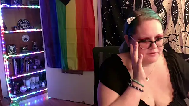 Snapshot of Kinky_Witch chatting on November 11, 4:23 am Kinky Witch online show from November 11, 4:23 am