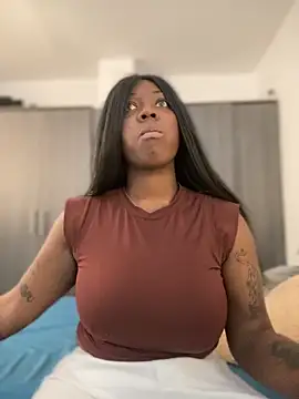 Alexia 24 online show from February 5, 6:45 pm