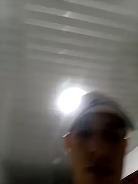 Snapshot of lacone1028 chatting on February 7, 7:01 am lacone1028 online show from February 7, 7:01 am