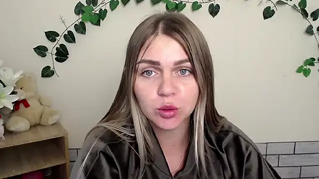 Snapshot of Magic_Katarina_ chatting on October 3, 9:06 am Magic Katarina  online show from October 3, 9:06 am