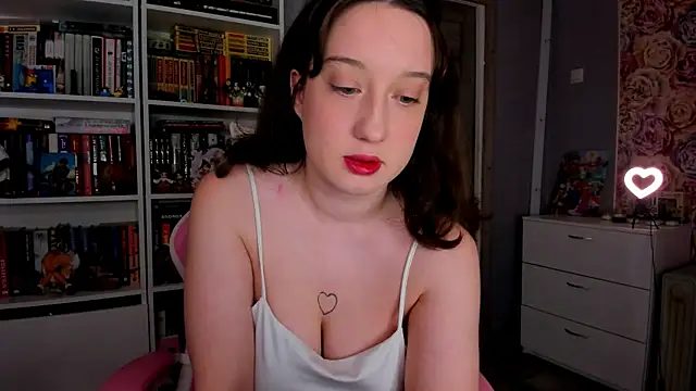 Snapshot of minionka chatting on November 9, 12:58 pm minionka online show from November 9, 12:58 pm