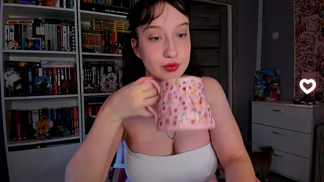 Snapshot of minionka chatting on November 13, 10:03 am minionka online show from November 13, 10:03 am