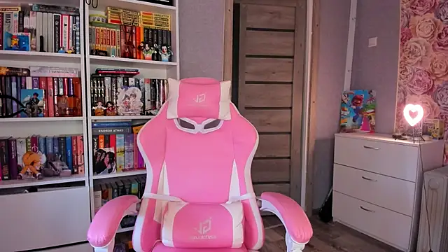 Snapshot of minionka chatting on November 15, 2:53 am minionka online show from November 15, 2:53 am