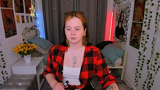 lunaalli online show from September 10, 4:29 pm