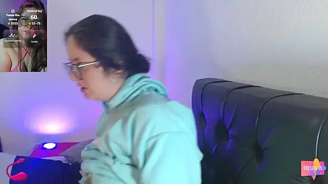 Snapshot of KrystalAdams chatting on September 27, 5:07 pm KrystalAdams online show from September 27, 5:07 pm