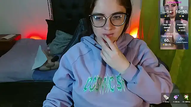 Snapshot of KrystalAdams chatting on November 11, 1:11 pm KrystalAdams online show from November 11, 1:11 pm