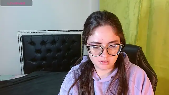 Snapshot of KrystalAdams chatting on November 21, 1:10 pm KrystalAdams online show from November 21, 1:10 pm