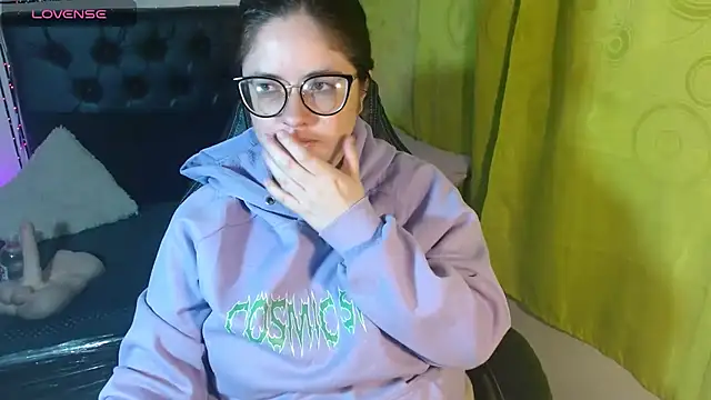 Snapshot of KrystalAdams chatting on November 24, 1:22 pm KrystalAdams online show from November 24, 1:22 pm