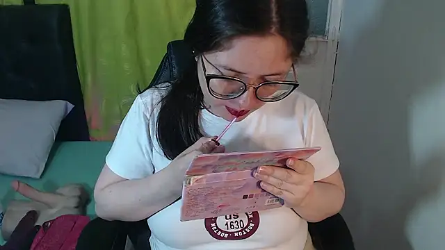 KrystalAdams online show from January 8, 12:18 pm