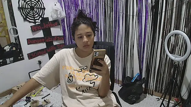 Snapshot of Aria_Arthur chatting on October 14, 9:43 am Aria Arthur online show from October 14, 9:43 am