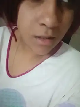 Snapshot of srtsara chatting on June 28, 12:27 am srtsara online show from June 28, 12:27 am