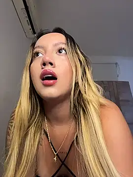 Snapshot of Becca_Johnson_u chatting on November 26, 3:18 am Becca Johnson u online show from November 26, 3:18 am