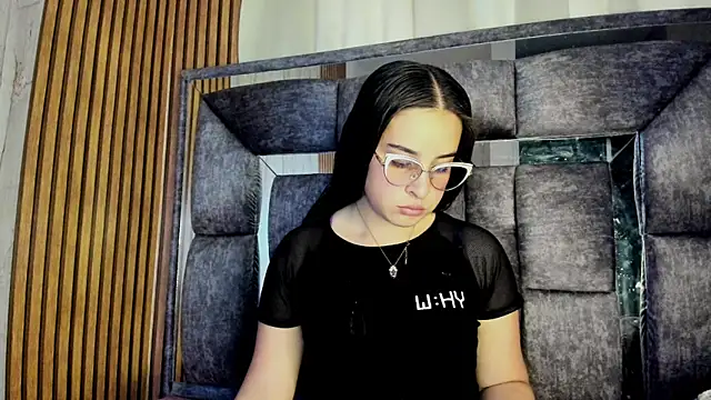 Cherry  Hot online show from December 13, 10:15 pm