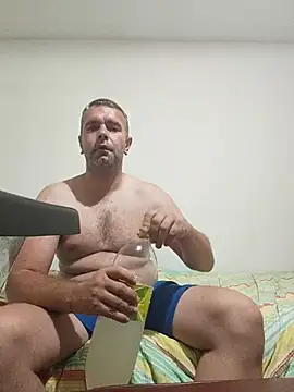 Snapshot of saladinbakiz chatting on June 26, 8:02 pm saladinbakiz online show from June 26, 8:02 pm