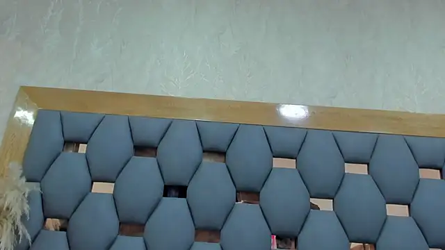 juliette pretty  online show from December 5, 5:53 pm