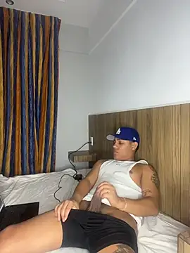 Snapshot of dotado_20xx chatting on March 3, 11:05 am dotado 20xx online show from March 3, 11:05 am