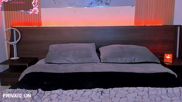 Snapshot of samanthaa_moon chatting on July 1, 11:48 pm samanthaa moon online show from July 1, 11:48 pm