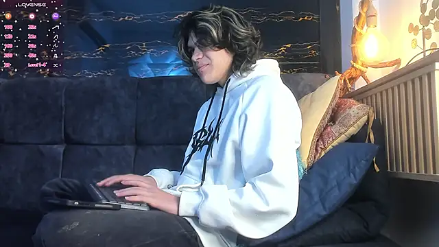 Diamond twink online show from November 20, 4:34 am