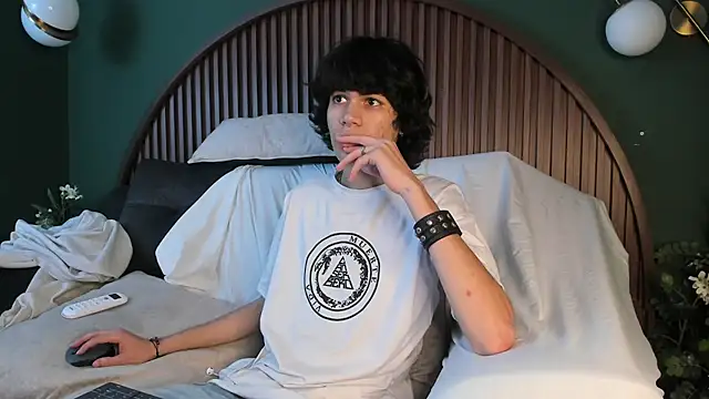 Snapshot of Diamond_twink chatting on July 16, 6:41 am Diamond twink online show from July 16, 6:41 am