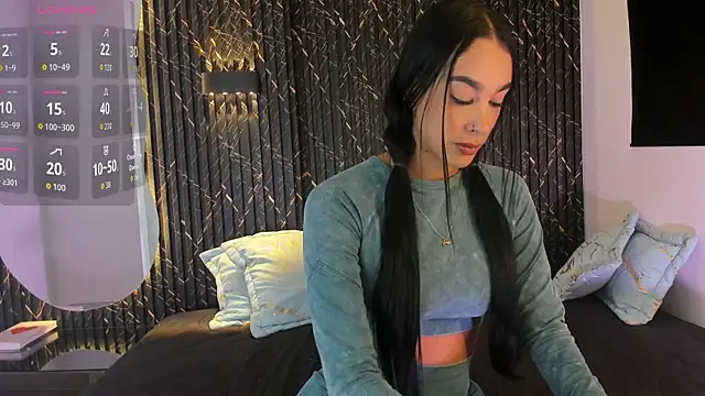 ZOETTAYLOR online show from October 28, 9:06 pm