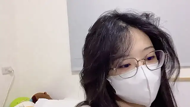 LHeart online show from October 1, 2:12 pm