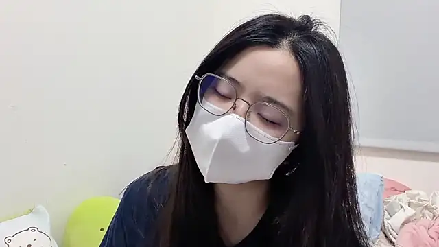 Snapshot of LHeart chatting on April 28, 2:00 pm LHeart online show from April 28, 2:00 pm
