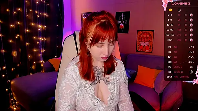 Snapshot of deboramoore chatting on September 26, 2:15 am deboramoore online show from September 26, 2:15 am