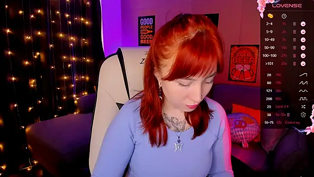 Snapshot of deboramoore chatting on September 28, 2:28 am deboramoore online show from September 28, 2:28 am