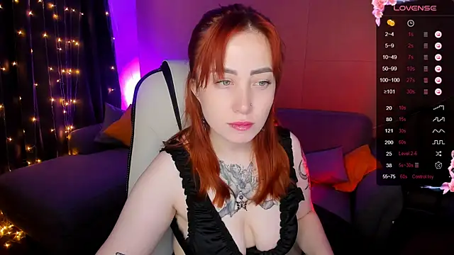 Snapshot of deboramoore chatting on October 17, 2:26 am deboramoore online show from October 17, 2:26 am