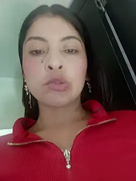 Snapshot of Fox_Roxxan chatting on December 2, 3:01 am Fox Roxxan online show from December 2, 3:01 am