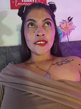 Fox Roxxan online show from March 29, 2:00 am