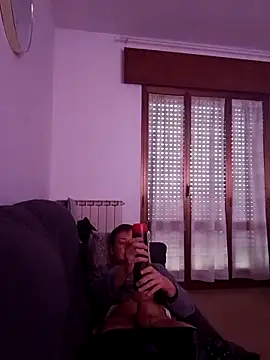 Snapshot of Alessio1987 chatting on February 14, 9:50 am Alessio1987 online show from February 14, 9:50 am