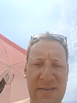 Snapshot of Alessio1987 chatting on July 11, 10:40 am Alessio1987 online show from July 11, 10:40 am