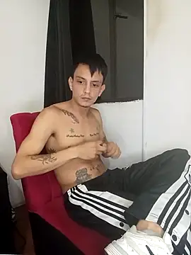 andrewcoopper1 online show from April 6, 4:46 am