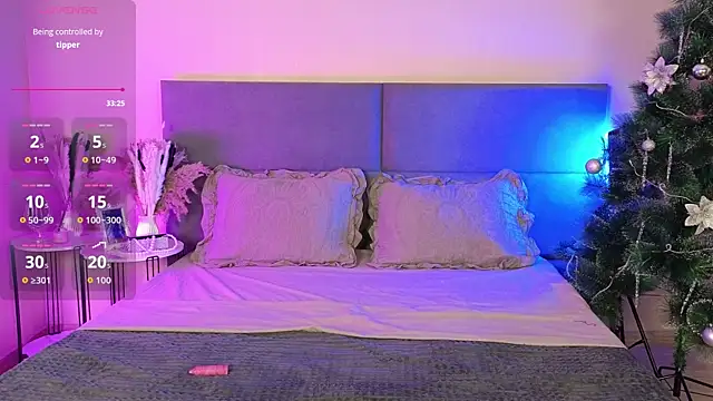 RianaRey online show from December 18, 4:57 pm