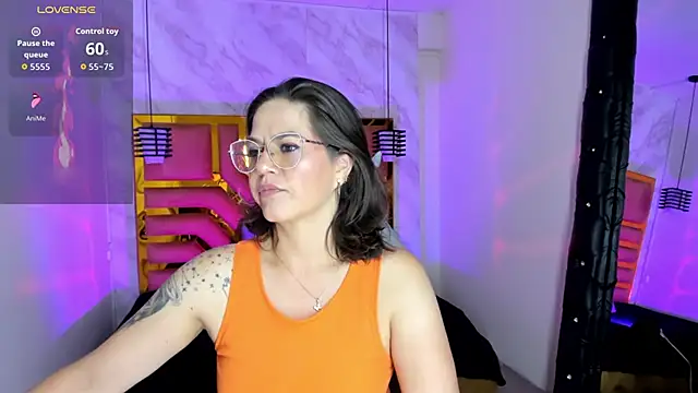 Snapshot of Luciifeer_ chatting on May 9, 6:35 pm Luciifeer online show from May 9, 6:35 pm
