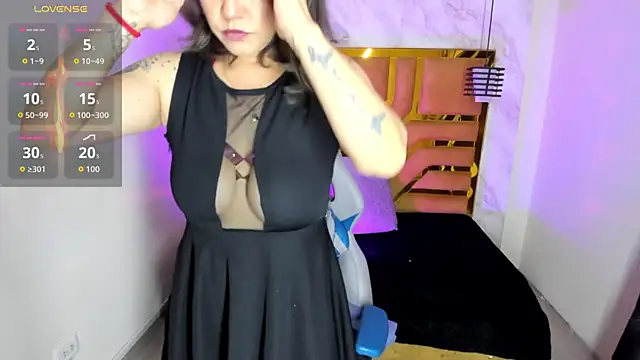 Snapshot of Luciifeer_ chatting on May 21, 7:32 pm Luciifeer online show from May 21, 7:32 pm