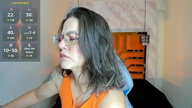 Snapshot of Luciifeer_ chatting on June 1, 6:53 pm Luciifeer online show from June 1, 6:53 pm