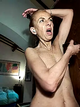 clarabell4 online show from December 15, 6:39 am